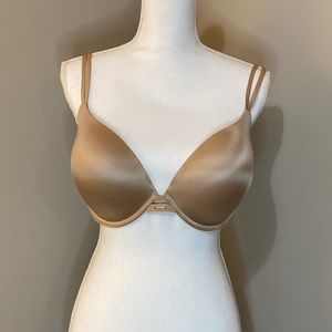 Victoria’s Secret, 38DD, nude